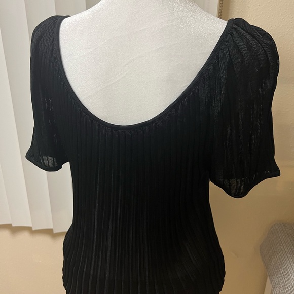 WHITE HOUSE BLACK MARKET TOP SIZE M. - Picture 5 of 12